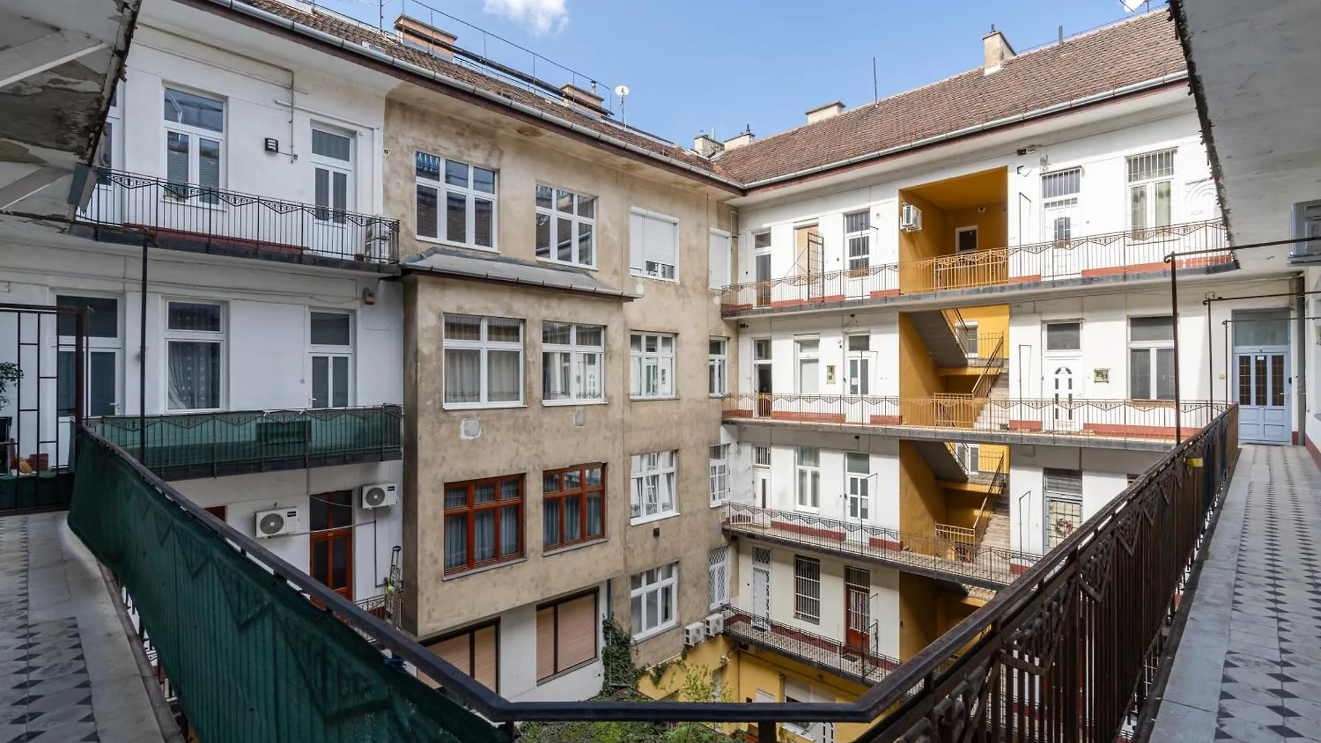 Getaway Oasis Apartment Budapest Hungary